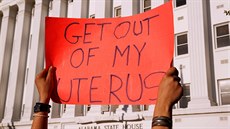 Američané protestují proti zákazu potratů v Alabamě. (14. května 2019)