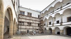 Pardubický zámek pat�í nyní stavebním d�lník�m. Na p�estavbu �ekají nejen sály.