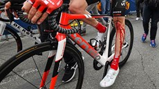 Krvavé zranění Toma Dumoulina, který měl ve čtvrté etapě Gira d'Italia nehodu.