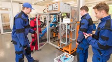 Střední průmyslová škola v Otrokovicích otevřela nové dílny pro budoucí gumaře a plastikáře.
