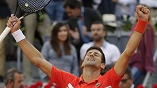 Novak Djokovi se raduje z triumfu na turnaji v Madridu.