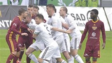 Momentka ze zápasu MFK Karviná - Dukla Praha