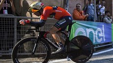 Italský cyklista Vincenzo Nibali bhem úvodní asovky na Giru