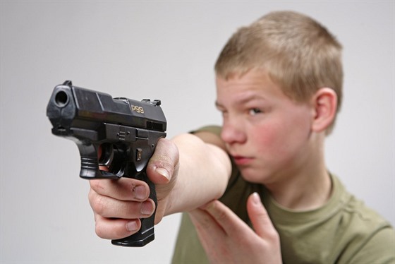 V USA se učí střílet i šestileté děti. Pro jejich bezpečí, říká instruktor  - iDNES.cz