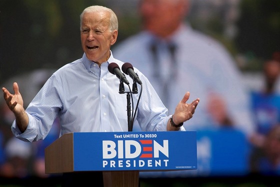 Favorit stranického klání, někdejší americký viceprezident Joe Biden. 