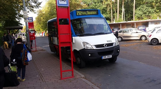 Midibusu linky 212 v Klánovicích nikdo neekne jinak ne malý busík.