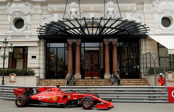 Sebastian Vettel v tréninku na Velkou cenu Monaka.