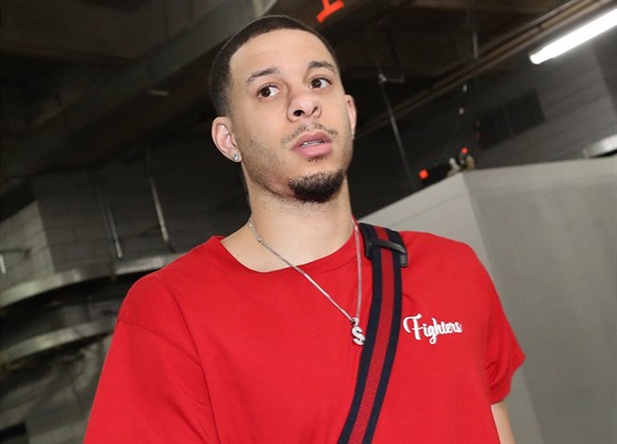 Seth Curry ml pozitivní test na koronavirus. 