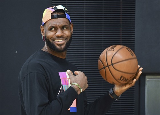 LeBron James z LA Lakers se u v kvtnu chystá na novou sezonu.