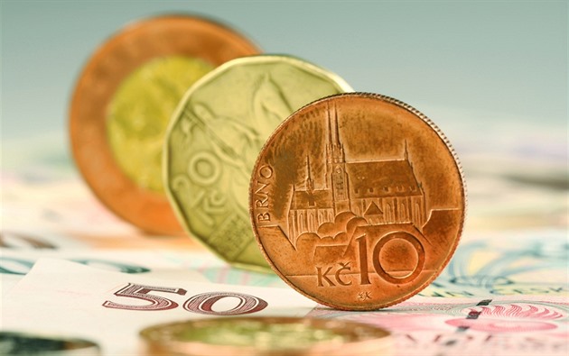 Koruna prolomila hranici 24 korun za euro, poprvé od února 2011