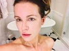 Kate Beckinsale bez make-upu ve své koupeln