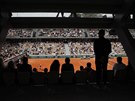 Momentka z druhého hracího dne Roland Garros.