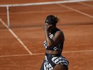 NEZKLAMALA. Serena Williamsová oblékla na letoní Roland Garros podobn odliný...