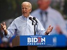 Nkdejí americký viceprezident Joe Biden ve Filadelfii na shromádní ped...