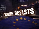 Ped Evropským parlamentem v Bruselu se seli ekologití aktivisté. (26. kvtna...
