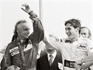 Ayrton Senna (vpravo) ml s Niki Laudou leccos spoleného. Oba géniové volantu...