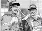 Rakouský jezdec Niki Lauda (vpravo) a britský závodník James Hunt na velké cen...