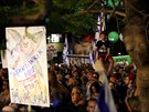Izraelci v Tel Avivu protestovali proti zákonu, který by premiérovi Benjaminu...