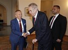 Prezident Milo Zeman vítá éfa Senátu Jaroslava Kuberu na Praském hrad na...