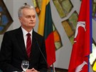 Nový litevský prezident Gitanas Nauséda na tiskové konferenci ve Vilniusu...