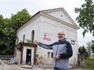 Lubomír Polák z jirkovské radnice ukazuje synagogu, kterou eká razantní...