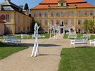 Hravá instalace Davida Böhma a Jiího Franty oivuje zámek Krásný Dvr. (1....