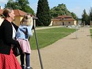 Hravá instalace Davida Böhma a Jiího Franty oivuje zámek Krásný Dvr. (1....