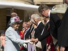 Královna Albta II. na zahradní párty v Buckinghamském paláci (Londýn, 21....