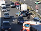 Na Jižní spojce v Praze ujížděl policii v protisměru řidič ukradeného...