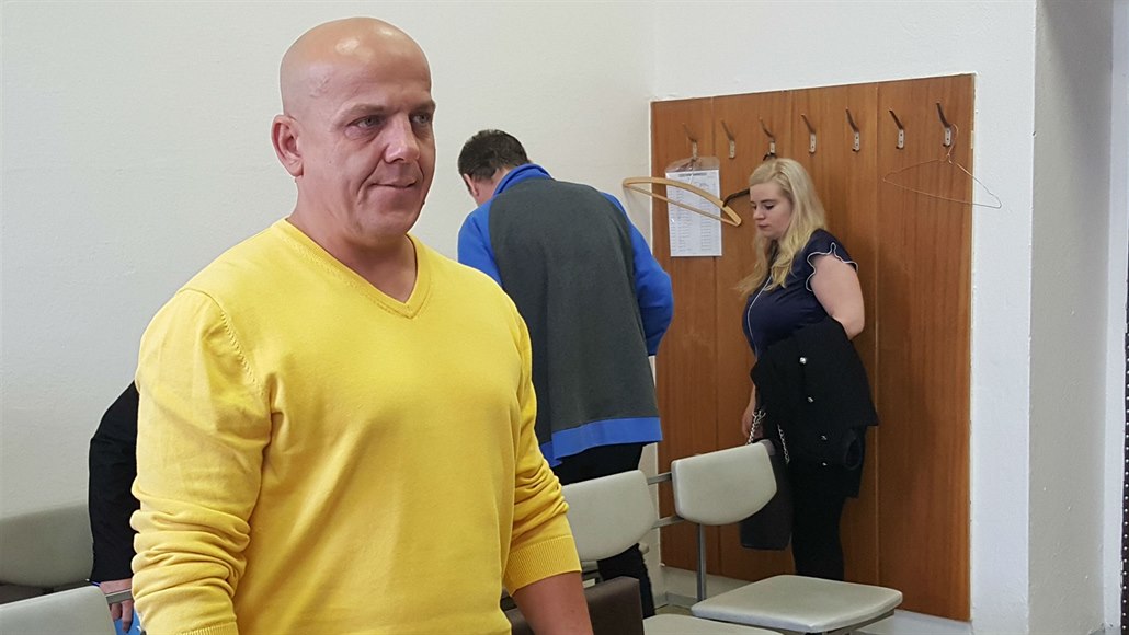 Obžalovaný Roman Klečka chvíli před vyhlášením rozsudku na Krajském soudu v...