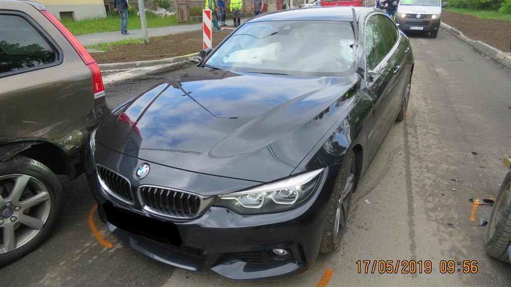 Muž ukradl v Německu BMW a ujížděl s ním do České republiky. Policisté ho...