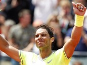 panl Rafael Nadal mv publiku po postupu do tetho kola Roland Garros.