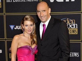 Jan Koller s manželkou Hedvikou na belgické Zlaté kopačce (2011)