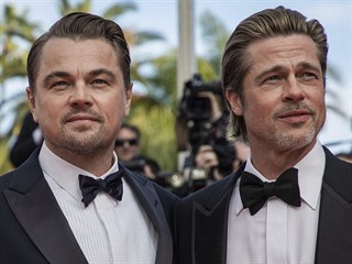 Leonardo DiCaprio a Brad Pitt na premiéře filmu Tenkrát v Hollywoodu (Cannes,...