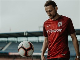 Fotbalov tonk Libor Kozk se stal novou posilou Sparty.