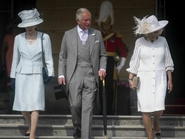 Princezna Anna, princ Charles a vévodkyně Camilla na zahradní párty v...