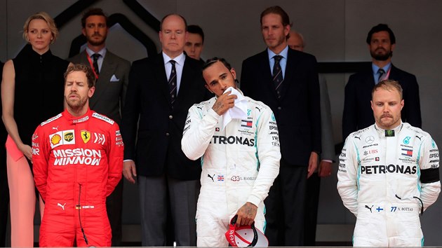 Stupn vtz po Velk cen Monaka. Sebastian Vettel, Lewis Hamilton a Valtteri Bottas (zleva).