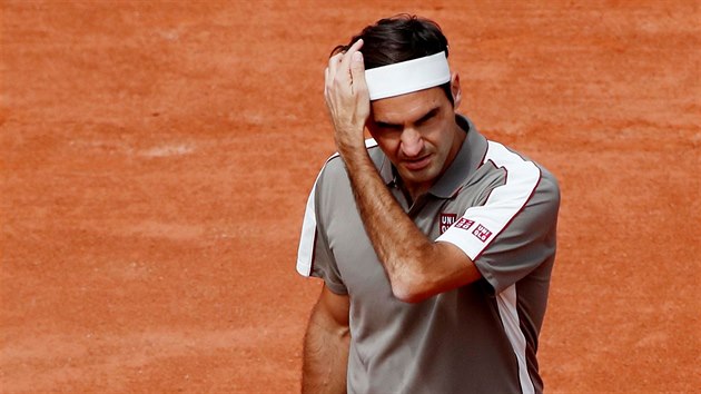 Naposledy Roger Federer ovldl antukov Roland Garros v roce 2009. Letos se do Pae vrac po tyech letech.