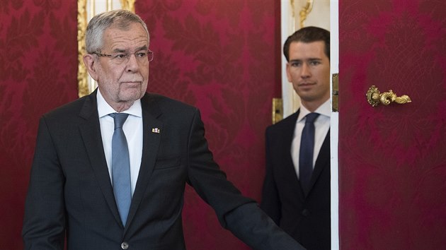 Nestranit experti nahradili v rakousk pechodn vld leny Svobodn strany Rakouska, kte podali demisi po korupnm skandlu. (22. kvtna 2019)