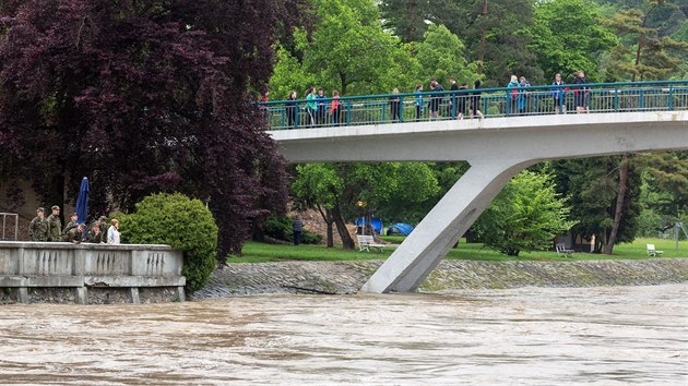 Teplice nad Bečvou (okres Přerov), kvůli vydatným srážkám se řeka Bečva dostala na některých místech až na třetí stupeň povodňové aktivity.(23. 5. 2019)
