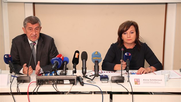 Premir Andrej Babi na tiskov konferenci s ministryn financ za ANO Alenou Schillerovou. (20. kvtna 2019)