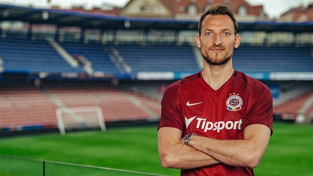 Fotbalov tonk Libor Kozk se stal novou posilou Sparty.
