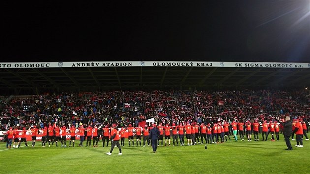 Fotbalist Slavie slav zisk pohru. Ve finle porazili Bank 2:0.