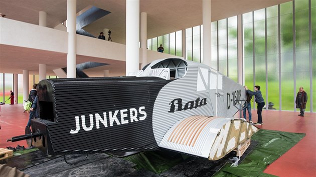 Replika Baťova osudného letadla Junkers F 13 dorazila do zlínského Památníku Tomáše Bati (23. května 2019)