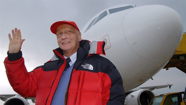 Niki Lauda pzuje na vdeskm letiti