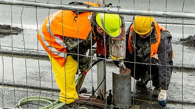 Zaaly opravy mostu pes Labe v Hradci Krlov (20. 5. 2019.).