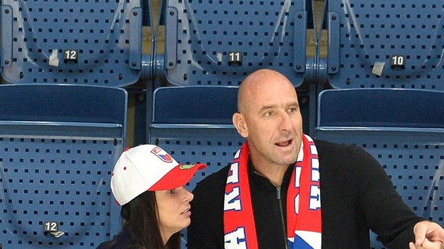 Jan Koller a jeho nov ptelkyn na MS v hokeji na zpase esko - Rusko (Bratislava, 13. kvtna 2019)