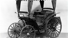 Benz Victoria "Vis-a-Vis" se stechou chránící ped sluncem, 1894