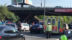 Policisté zadreli na Jiní spojce v Praze idie kradeného mercedesu. (23. 5....
