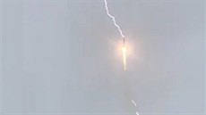 Do ruského Sojuz udeil pi startu blesk (28. kvtna 2019)